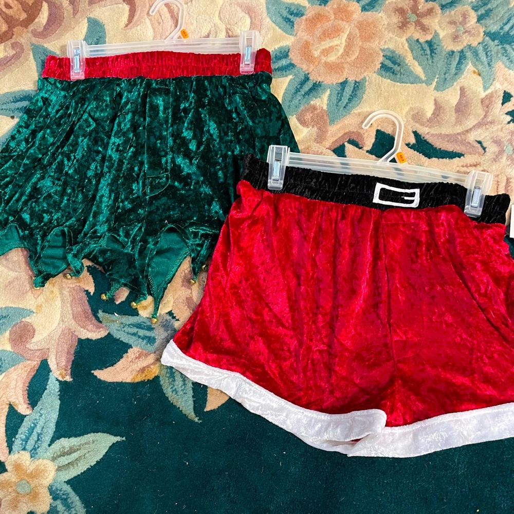Green Velvet  Elf Shorts with Jingle Bells and Santa  shorts size XL NEW